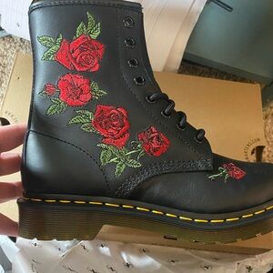 Dr. Marten Vonda boots